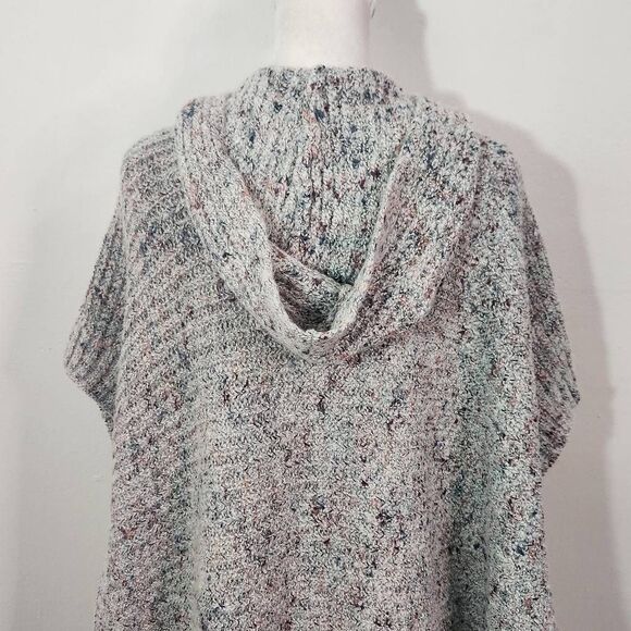 Cupio Gray Chunky Knit Poncho Sweater Size Small/Medium NWT Gray Hoodie Sweater - Picture 6 of 9